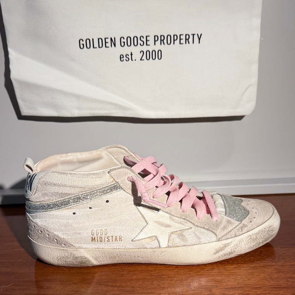 Golden Goose Low-Top Sneakers in White and Pink - Picture 5 of 13